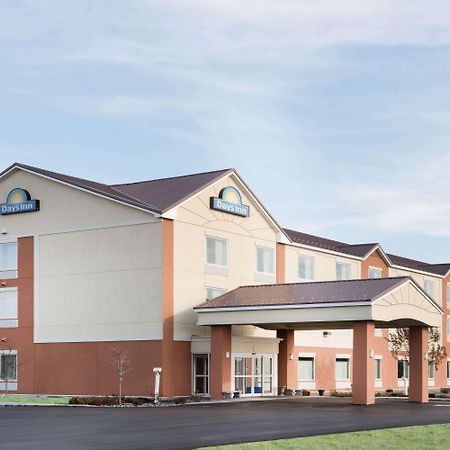 Days Inn By Wyndham Watertown Fort Drum Evans Mills Eksteriør bilde