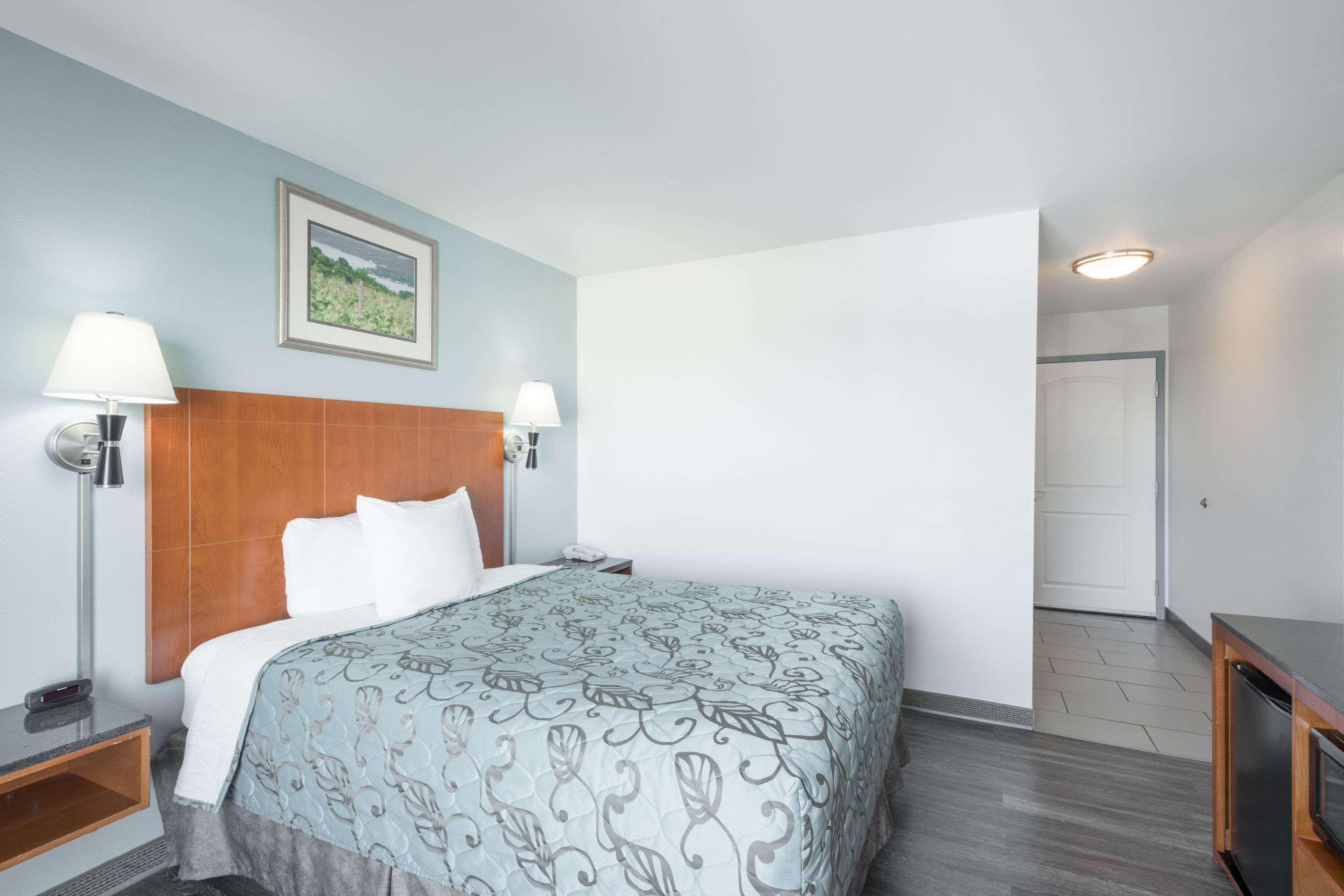 Days Inn By Wyndham Watertown Fort Drum Evans Mills Eksteriør bilde